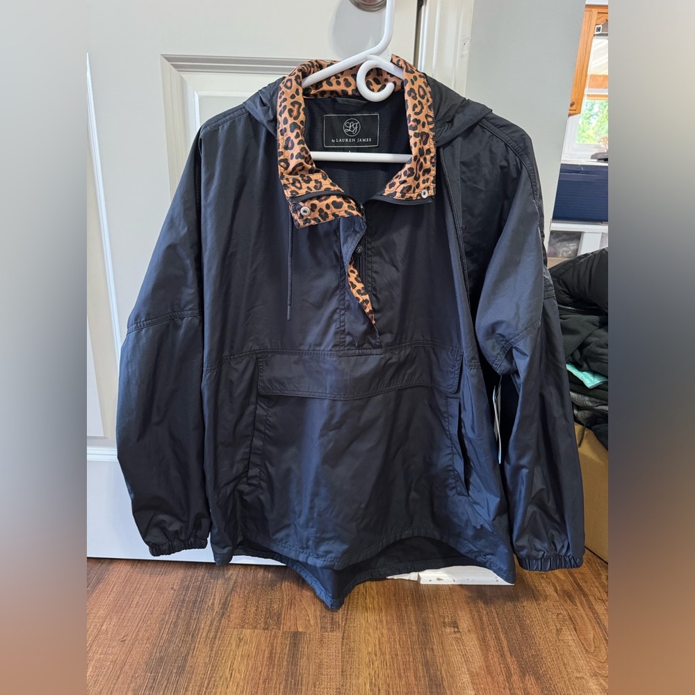 Women’s water resistant jacket